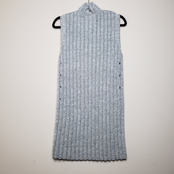 BCBGMAXAZRIA Grey Sleeveless Tunic Sweater - Picture 6 of 8